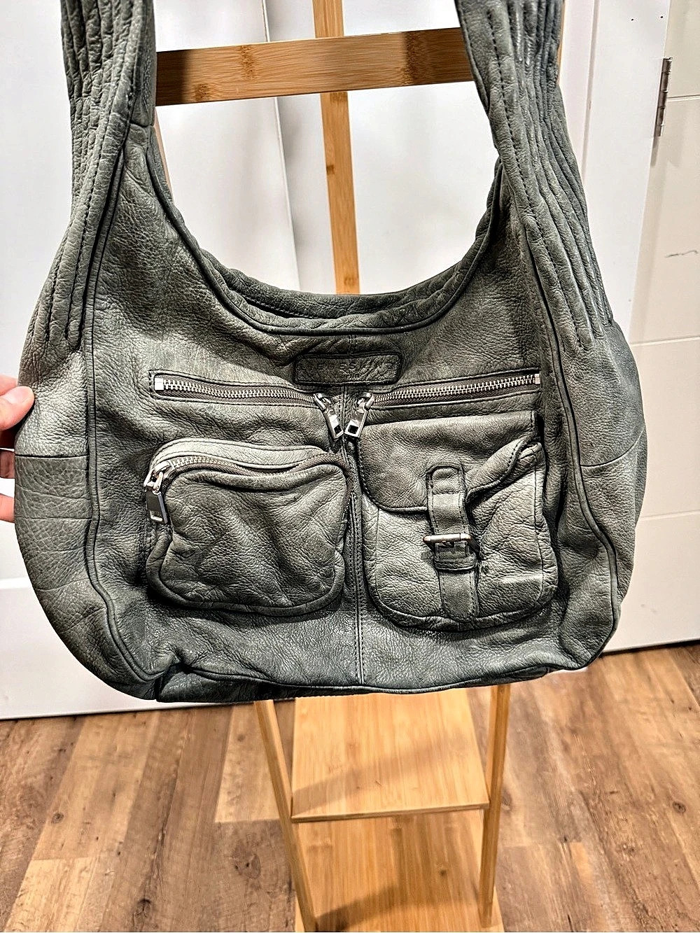 LIEBESKIND  MAB Leather Shoulder Bag in GREY GREEN